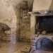 Facciamo quindi il percorso a ritroso per tornare di sopra e ammirare i piani nobili dell'immobile. Approdiamo quindi in un ambiente del primo piano che ospita i resti di un forno adoperato per cuocere il pane 